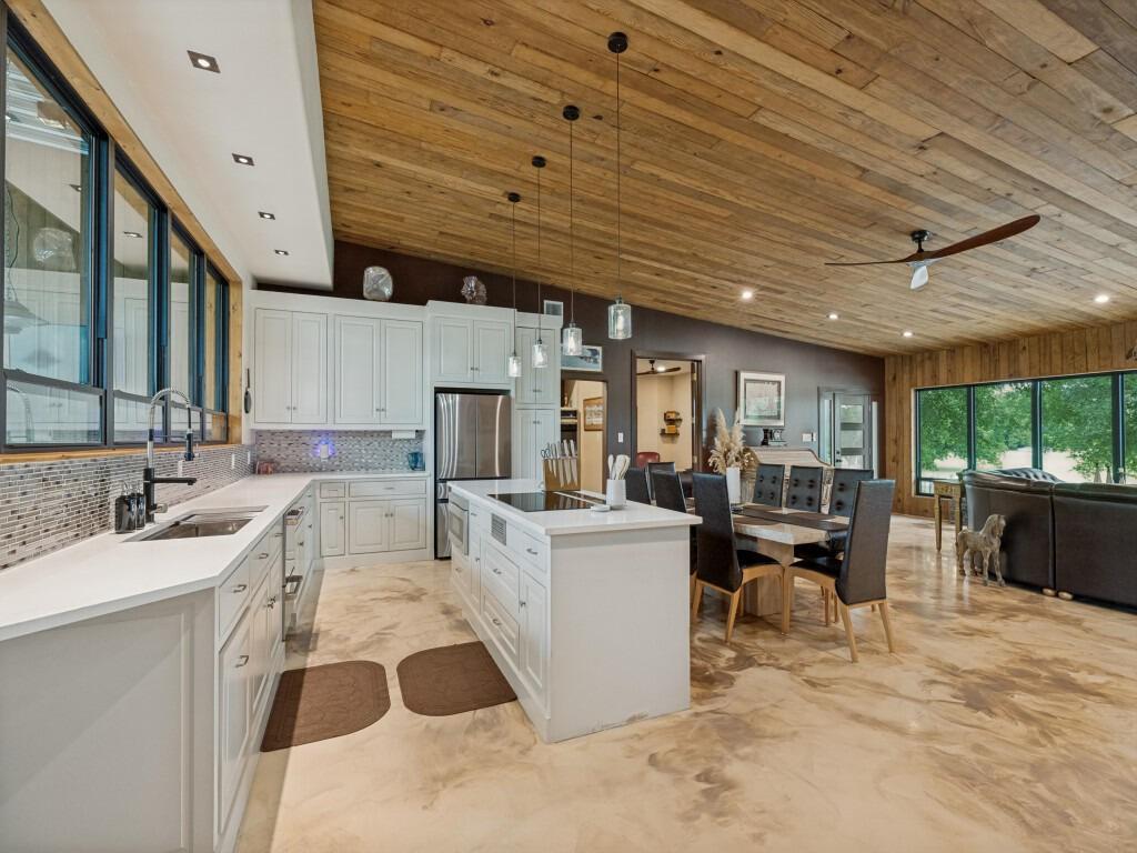 1746 S Fm 372 Property Photo 25