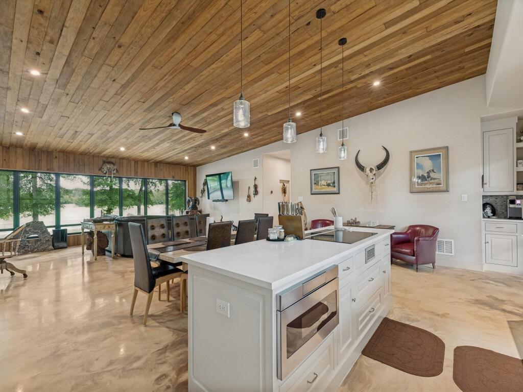 1746 S Fm 372 Property Photo 26