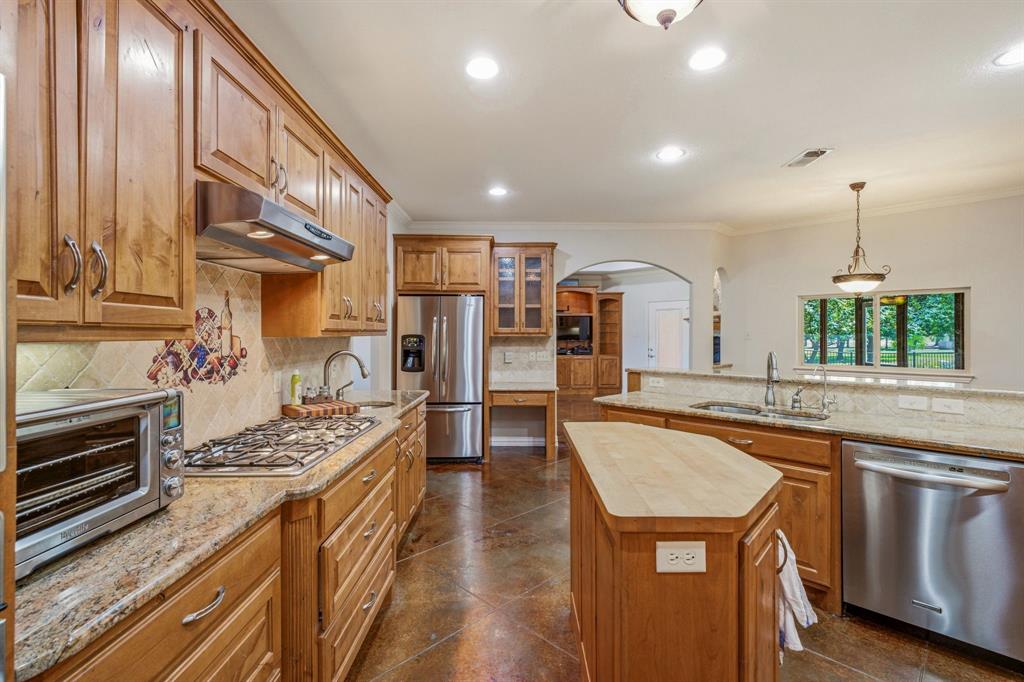 910 Mallard Pointe Drive Property Photo 14