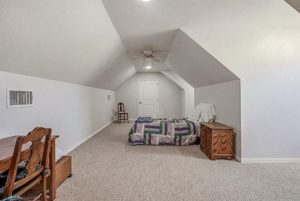910 Mallard Pointe Drive Property Photo 26