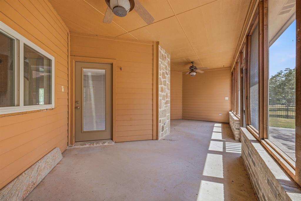 910 Mallard Pointe Drive Property Photo 27