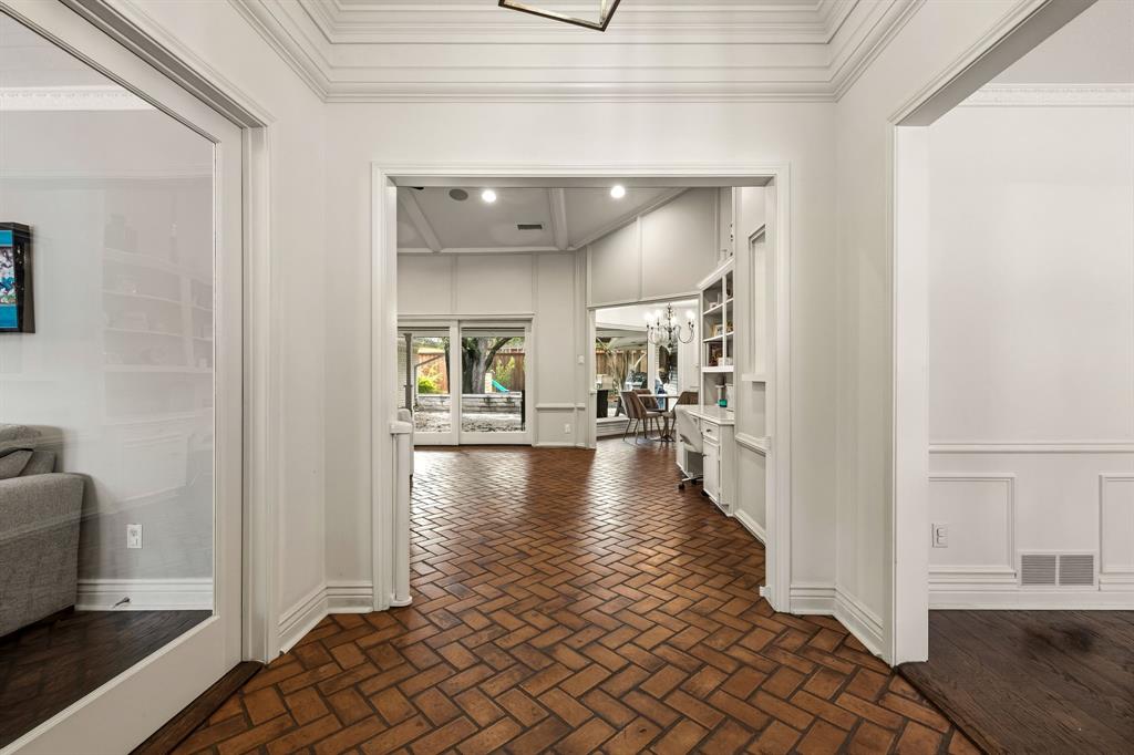 7210 Meadow Road Property Photo 4