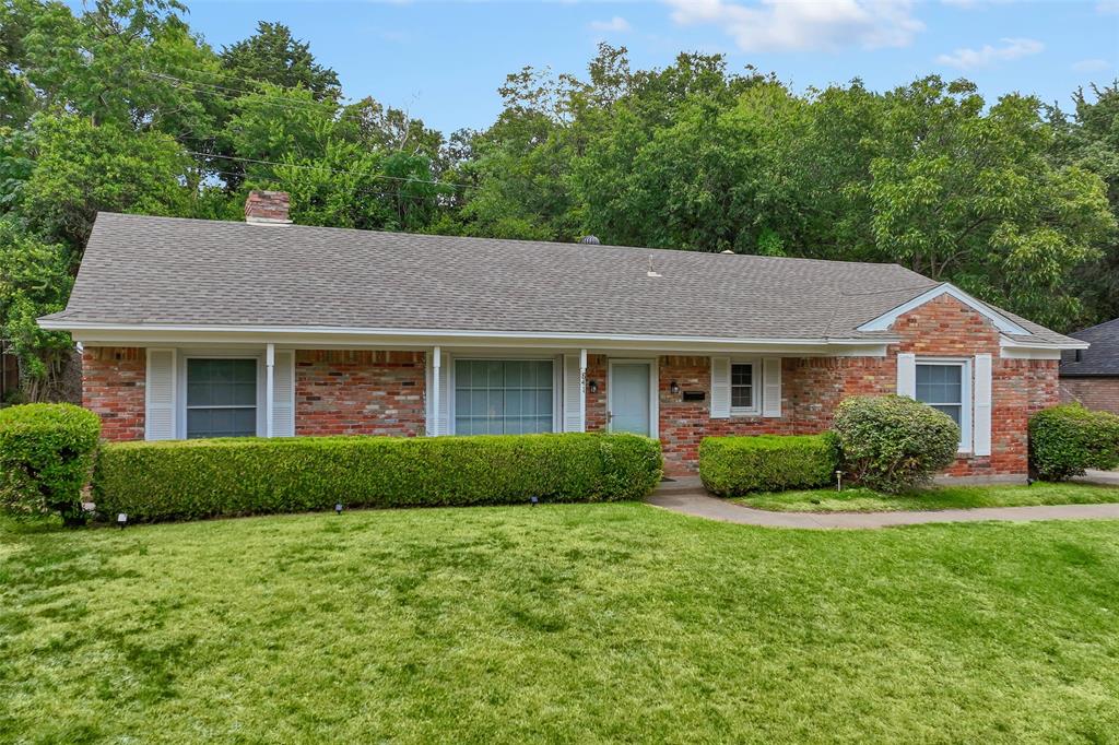 841 Brookwood Drive Property Photo 1