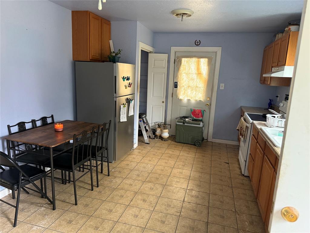 306 5th Street Property Photo 3