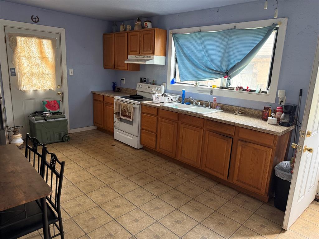 306 5th Street Property Photo 4