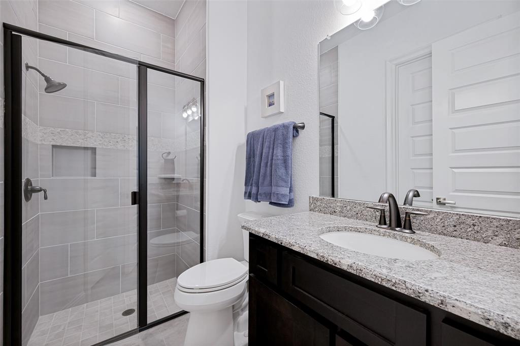2131 Normandy Circle Property Photo 22