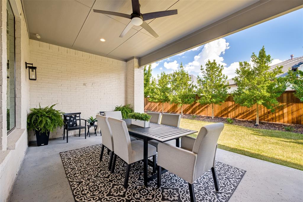 2131 Normandy Circle Property Photo 32