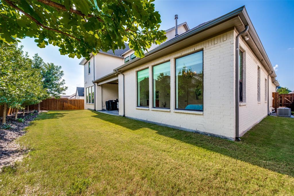 2131 Normandy Circle Property Photo 34