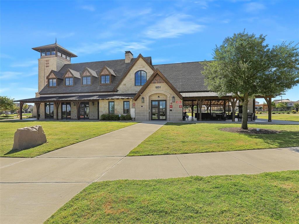 2131 Normandy Circle Property Photo 37