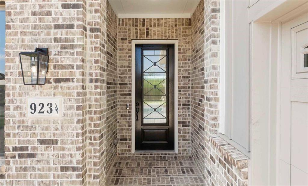 923 Stellar Truth Way Property Photo 8