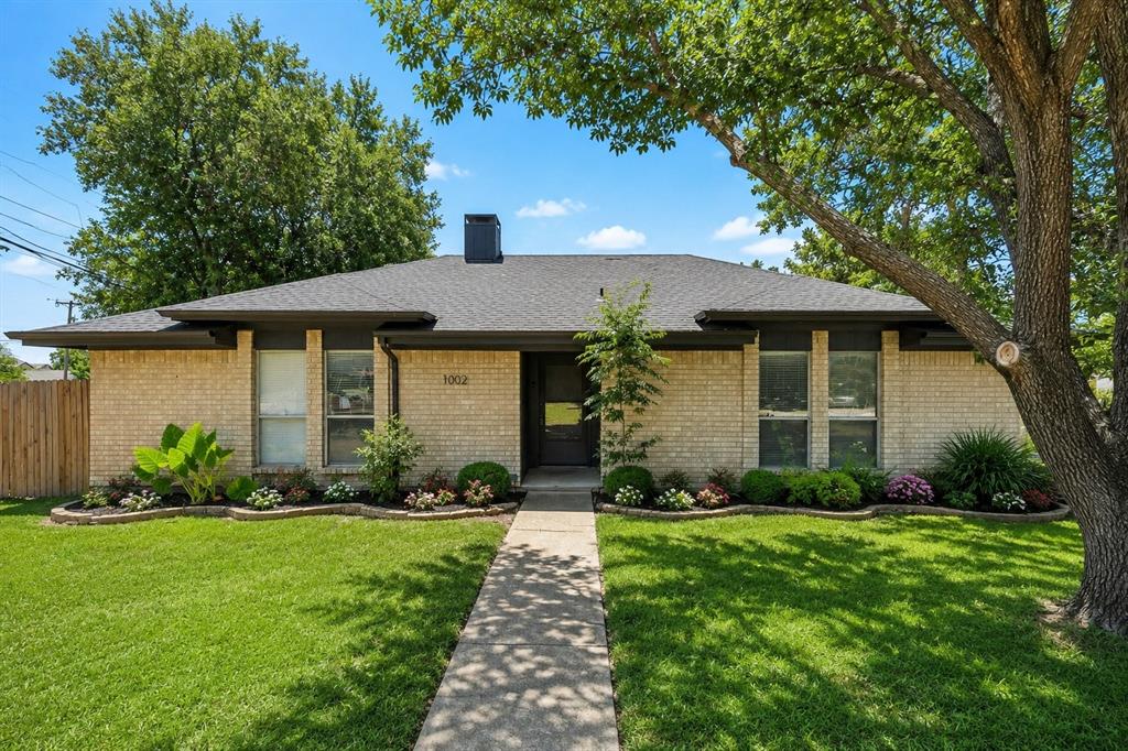 1002 Kingston Drive Property Photo 1