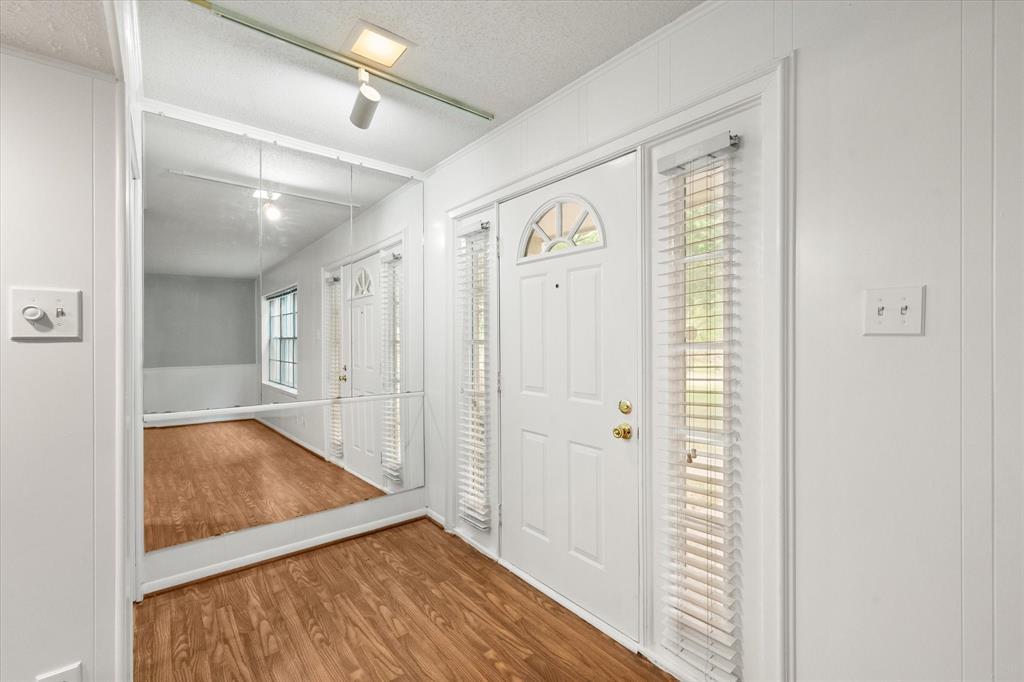 376 Westview Terrace Property Photo 5