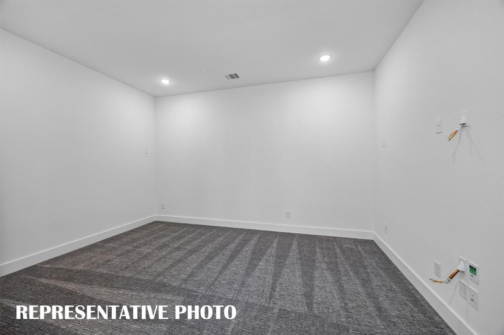 4628 Floral Fields Way Property Photo 5