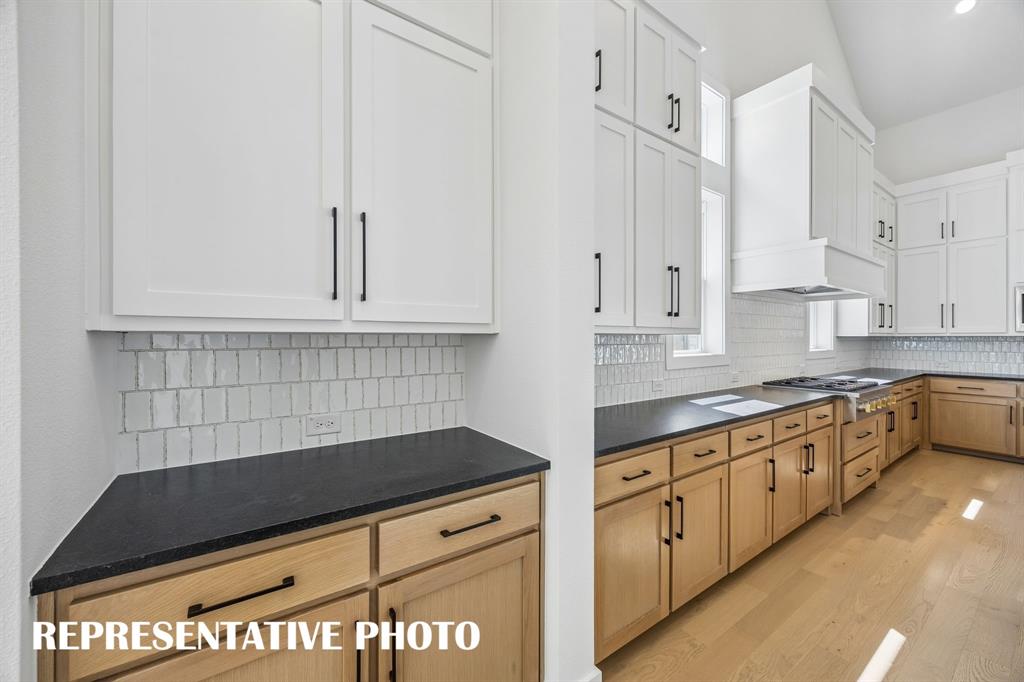 4628 Floral Fields Way Property Photo 9