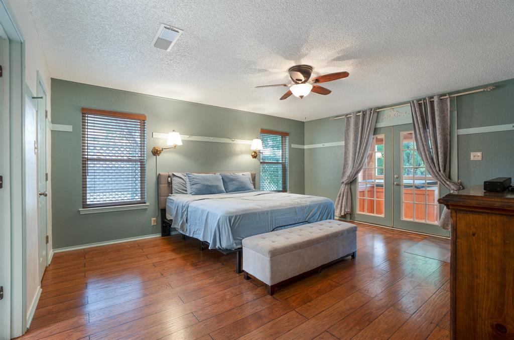 9302 Ravenswood Road Property Photo 11