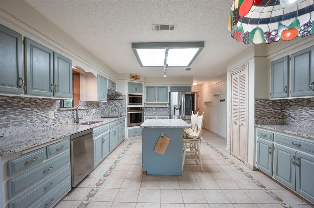 9302 Ravenswood Road Property Photo 15