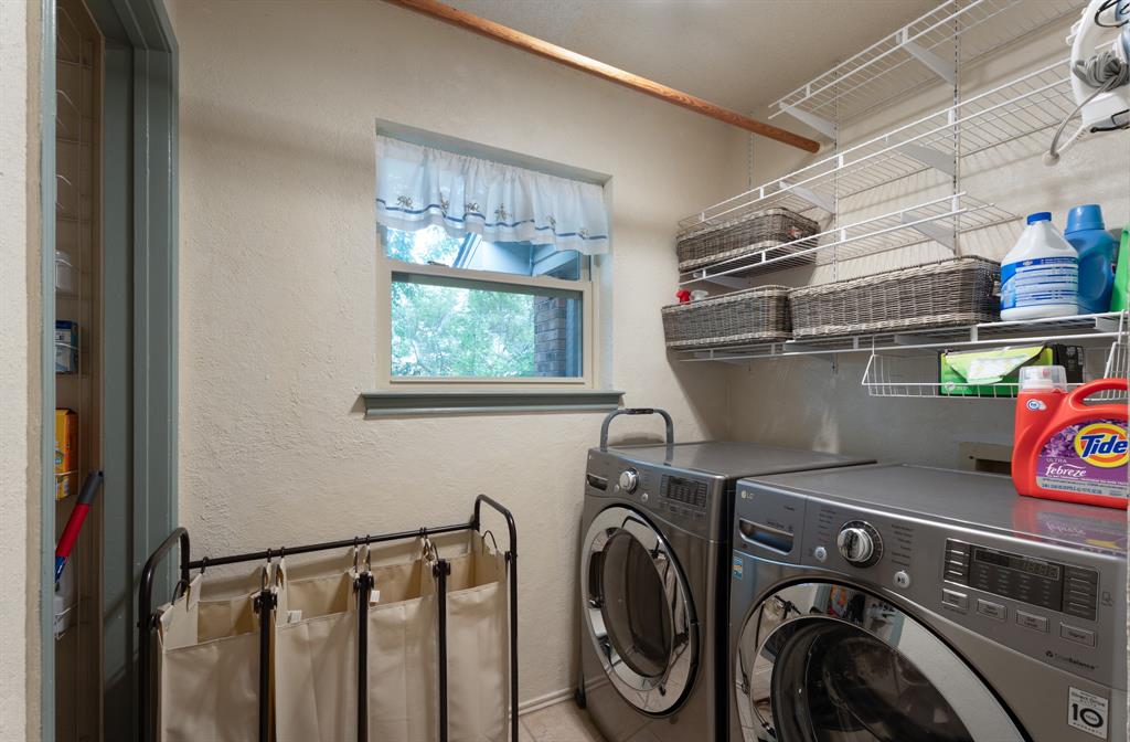 9302 Ravenswood Road Property Photo 19