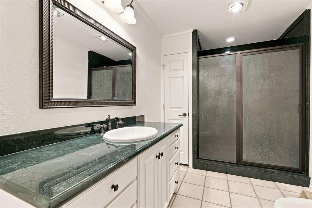2005 Yorkstown Drive Property Photo 28