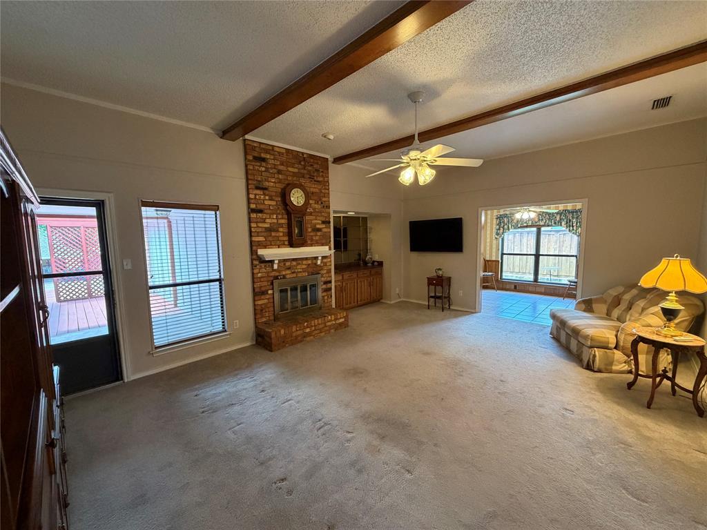 910 Village Green Drive Property Photo 3