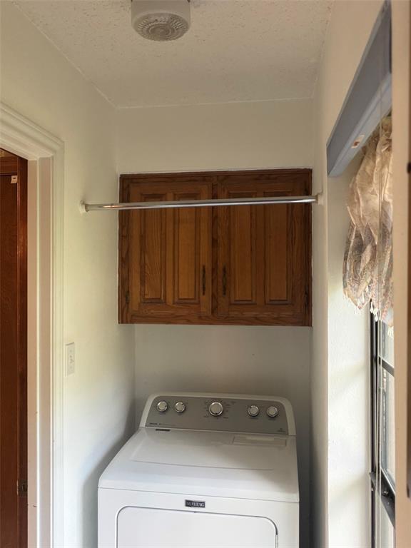 910 Village Green Drive Property Photo 11