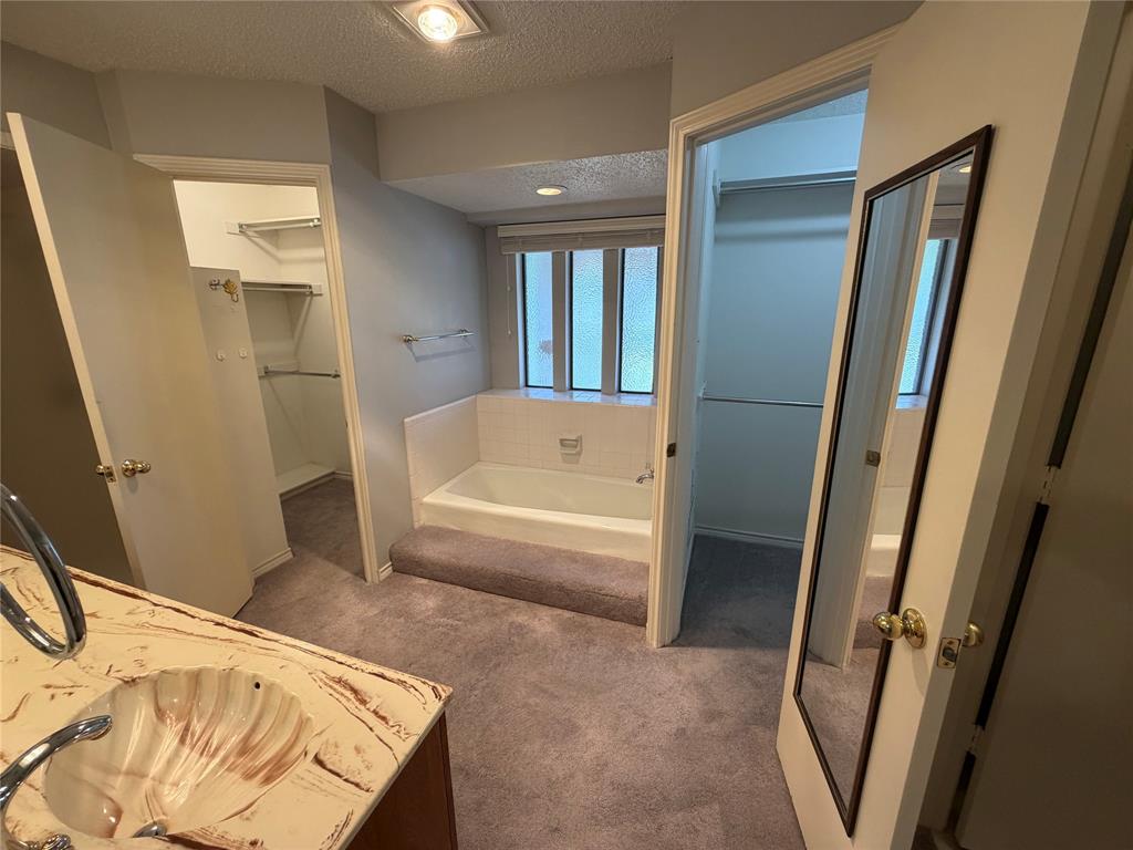 910 Village Green Drive Property Photo 13