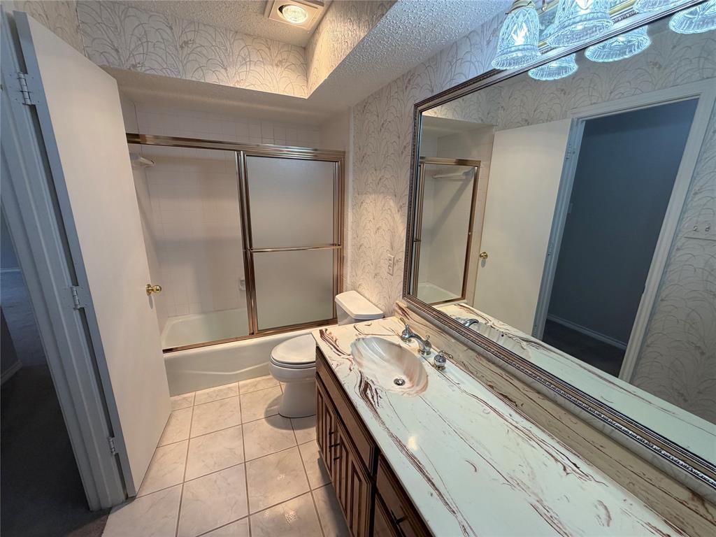 910 Village Green Drive Property Photo 18