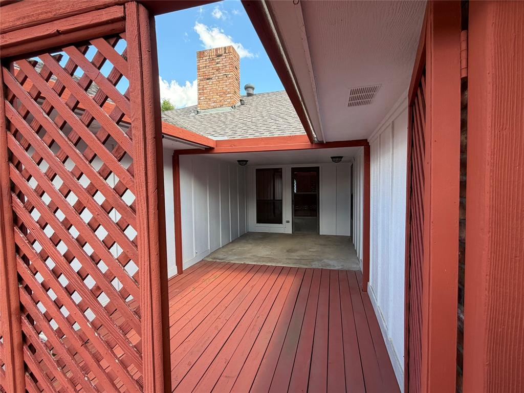 910 Village Green Drive Property Photo 26
