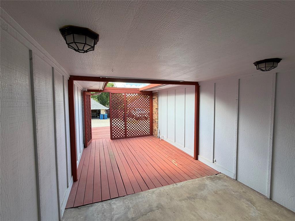 910 Village Green Drive Property Photo 27