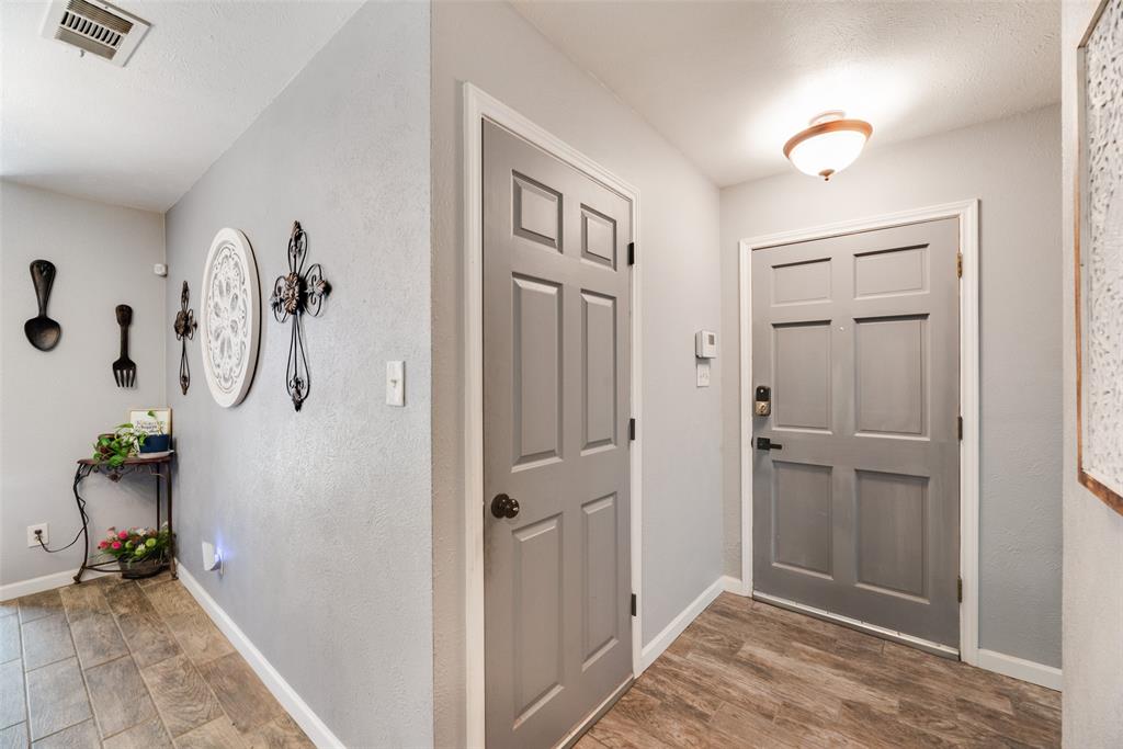 2668 Castanada Circle Property Photo 4