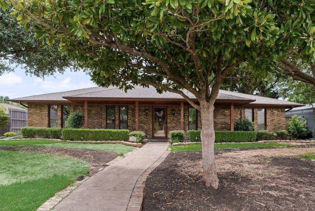 2520 Coleshire Drive Property Photo 4