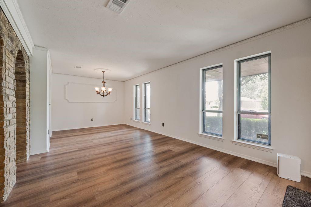 2520 Coleshire Drive Property Photo 8