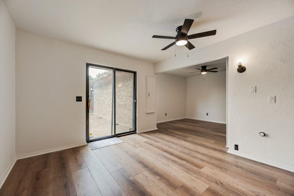 2520 Coleshire Drive Property Photo 14