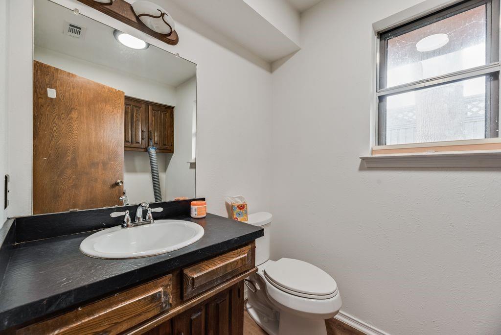 2520 Coleshire Drive Property Photo 21