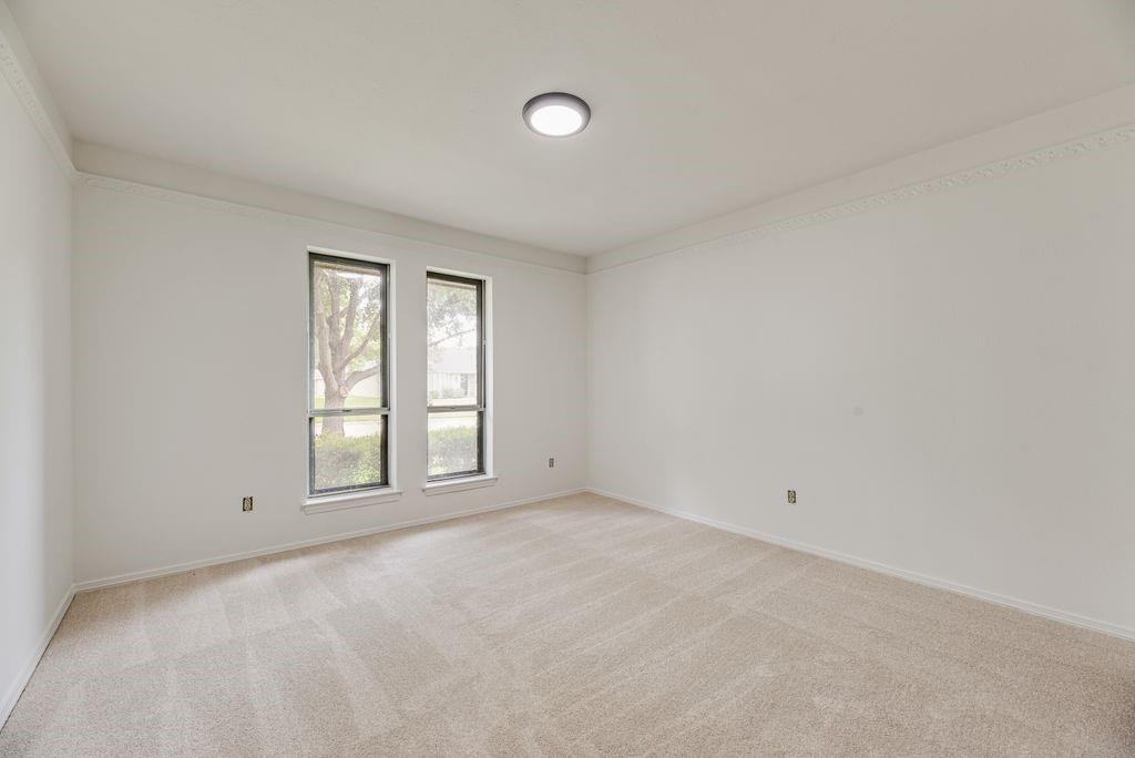 2520 Coleshire Drive Property Photo 25