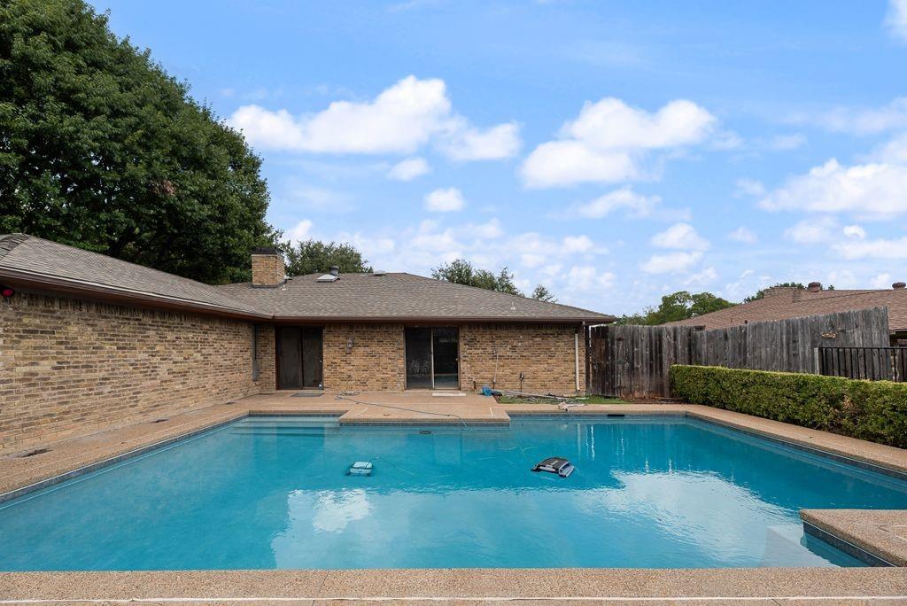 2520 Coleshire Drive Property Photo 32
