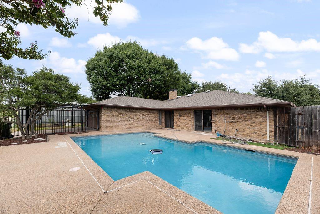 2520 Coleshire Drive Property Photo 33