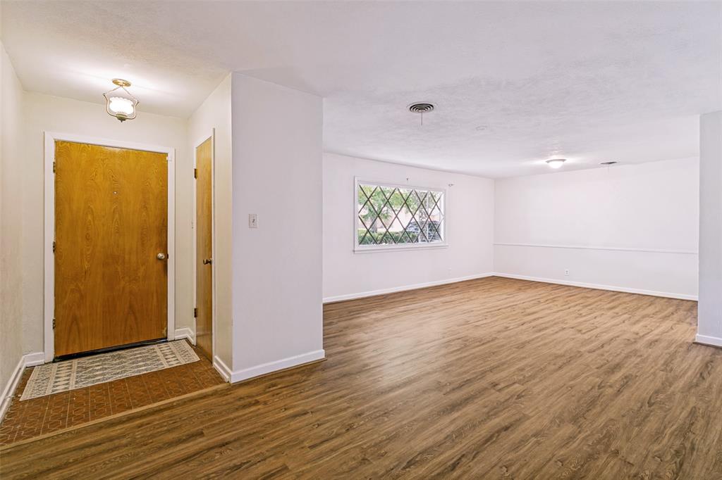 5729 Wharton Drive Property Photo 3
