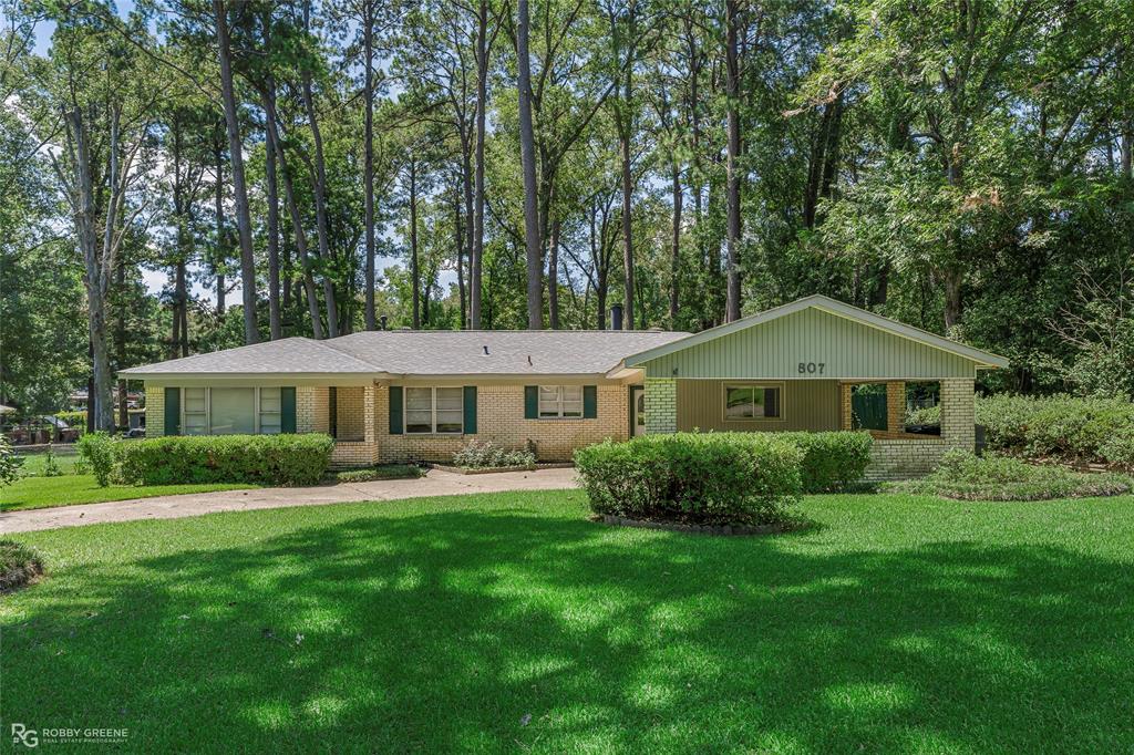 807 Francais Drive Property Photo 1