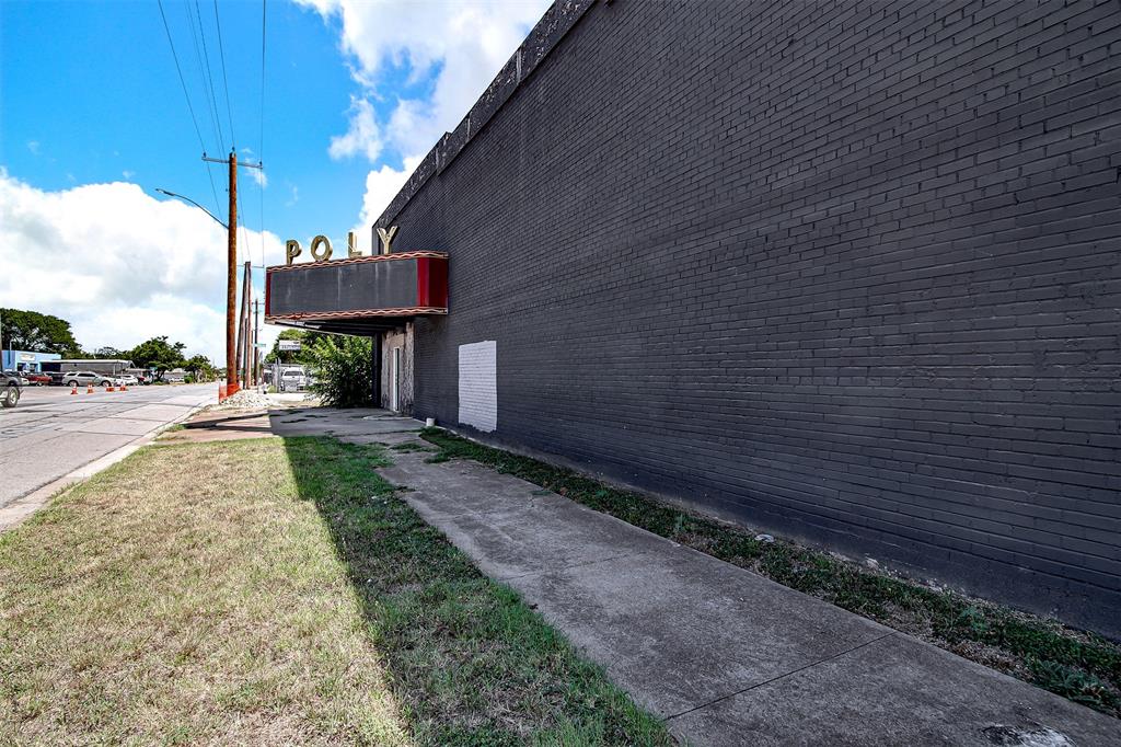 3200 Strong Avenue Property Photo 7