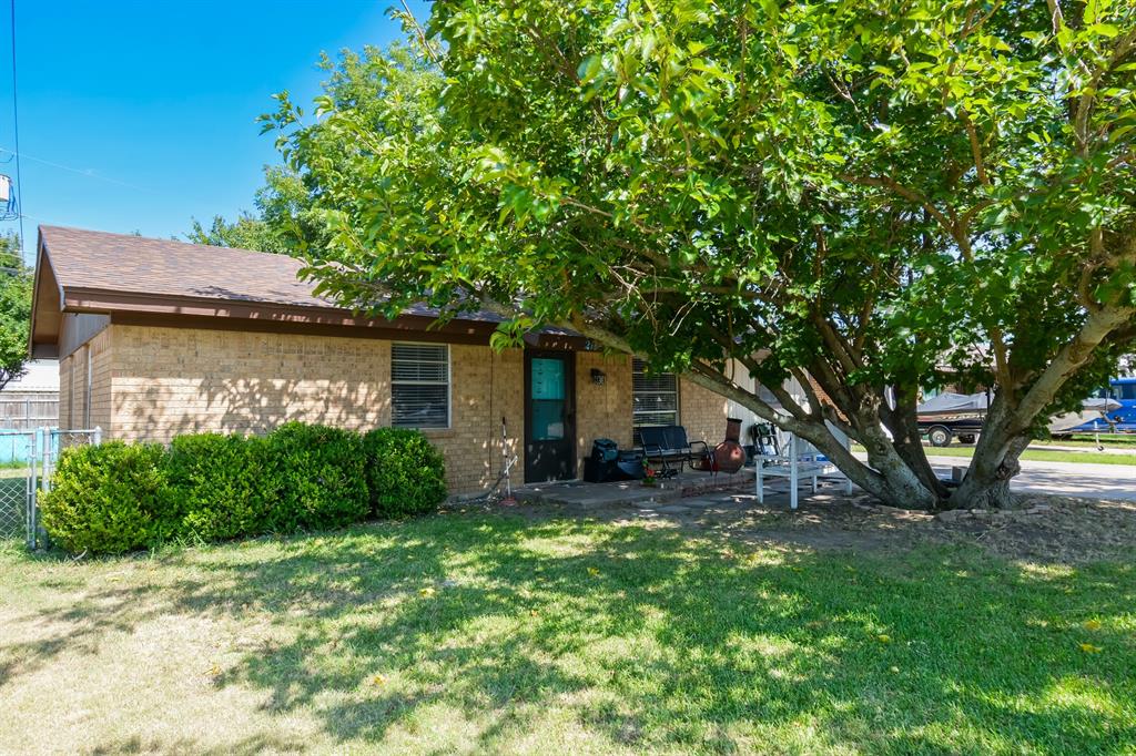 213 Field Street Property Photo 1