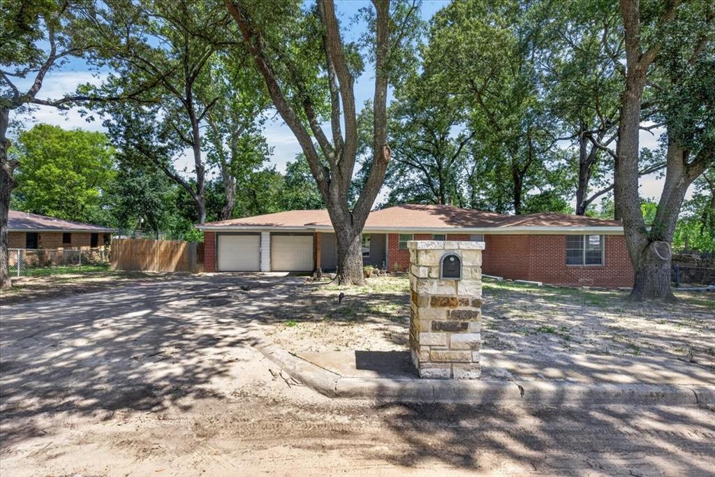 925 Maryland Drive Property Photo 1