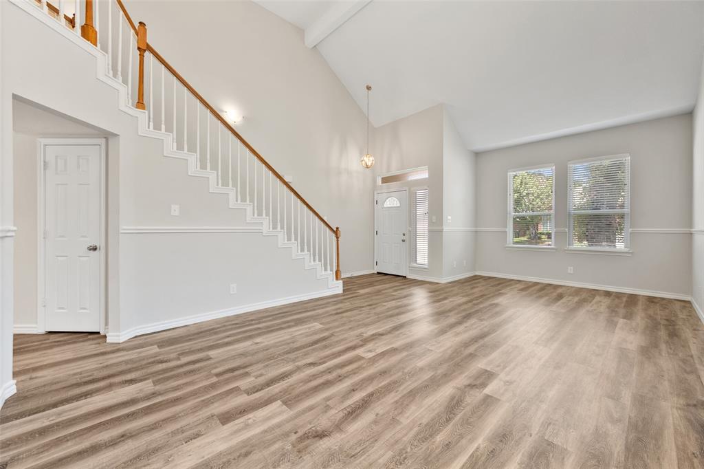 2216 Reverchon Drive Property Photo 2