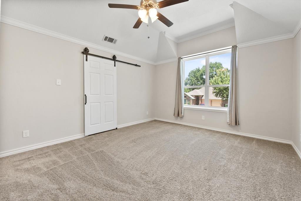 2216 Reverchon Drive Property Photo 9