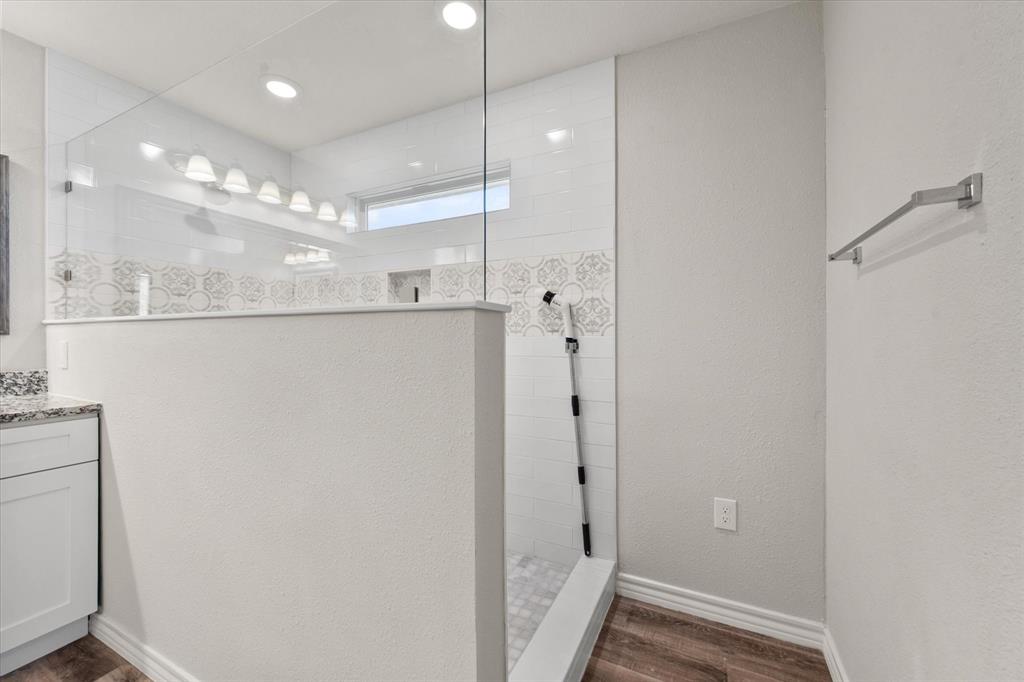 2216 Reverchon Drive Property Photo 15