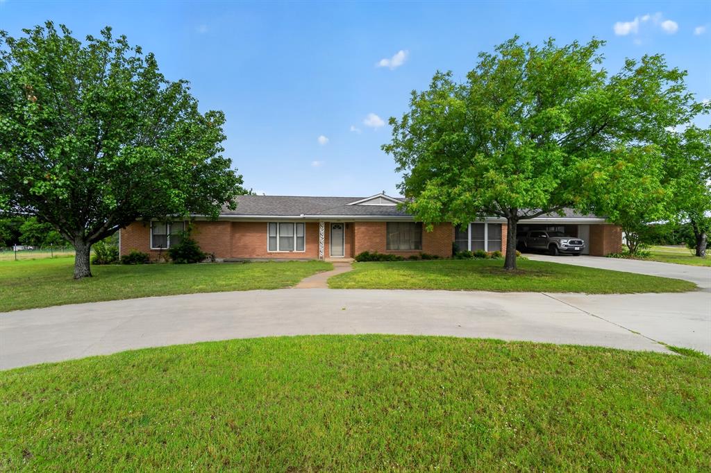 2211 Fisher Street Property Photo 1