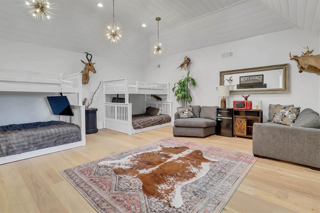 1901 Spring Mountain Road Property Photo 35