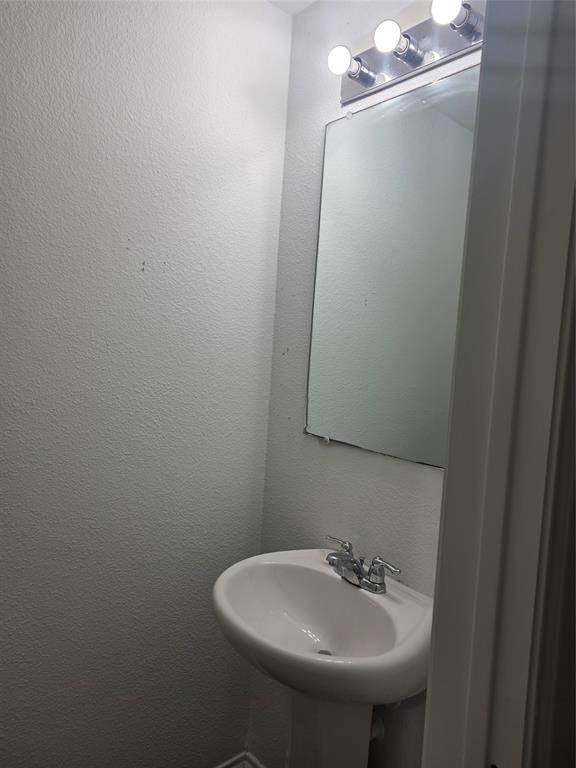 2803 Aberdeen Drive Property Photo 13