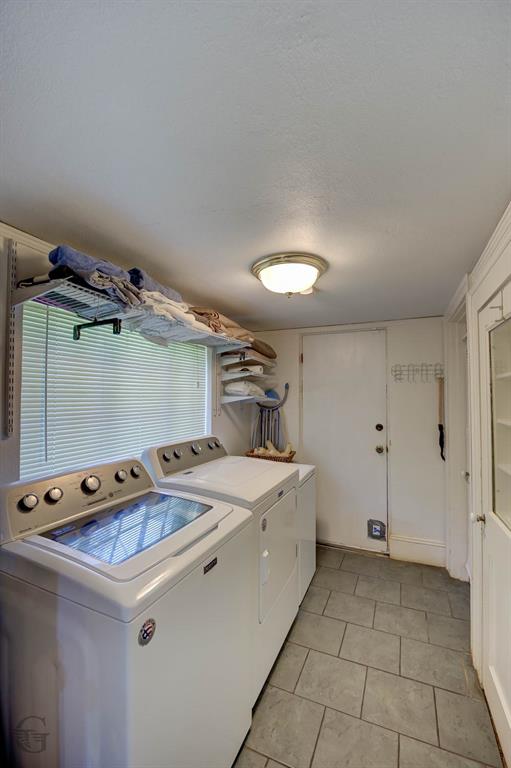 920 Ockley Drive Property Photo 15
