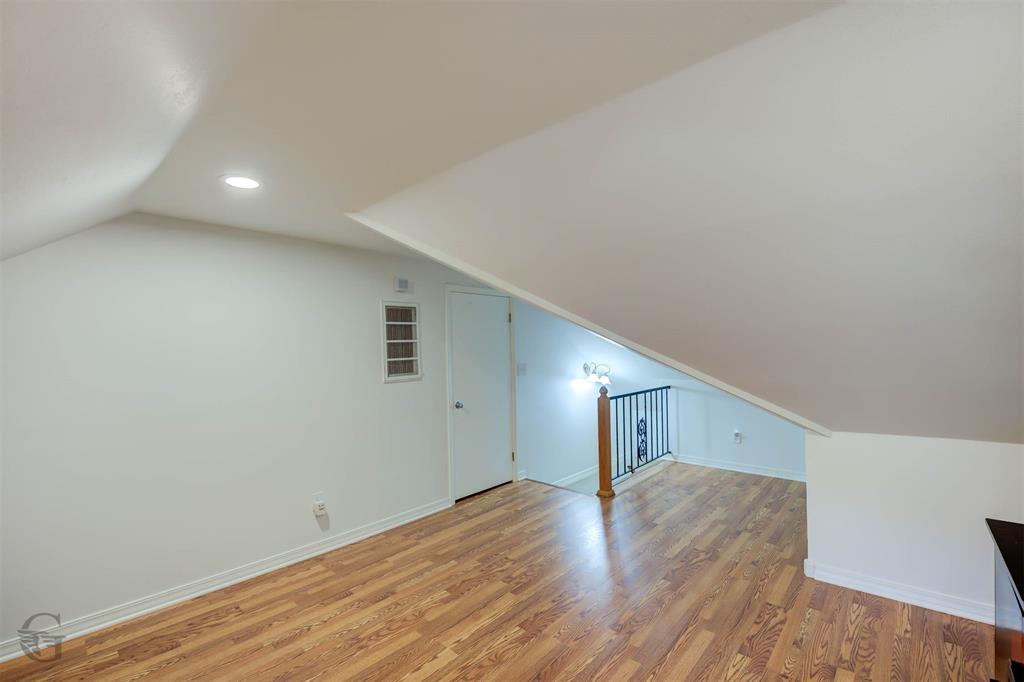920 Ockley Drive Property Photo 26