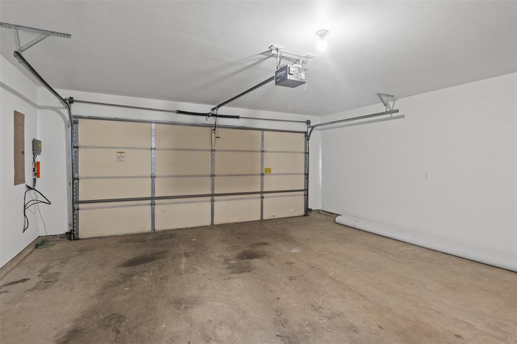 3809 San Jacinto Street E Property Photo 5